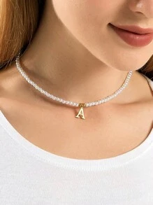 1條優雅聚酯樹脂字母吊墜項鍊,仿珍珠串珠項鍊適合送禮給女士