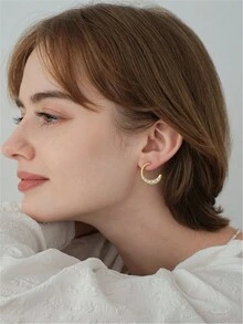1pair Geometric Pearl & Crescent Moon Shaped Ear Studs - Pearl Crescent Earrings - View 3