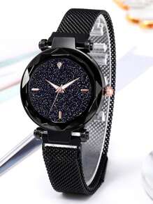 这款时尚百搭的女士石英表采用个性化钻石切割圆形表盘和磁性网状表带，是送给女性的完美礼物。它既适合作为节日礼物，也适合日常佩戴。 - 黑色 - 查看 3