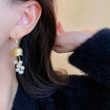 1對銅製仿珍珠掛墜耳環，配流蘇和鈴鐺吊墜，適合女性日常佩戴 - 彩色 - 查看 2