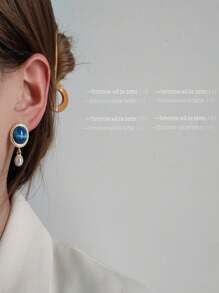 2入組巴洛克風格不對稱淡水珍珠手工設計霧面圓釘耳環,鍍925純銀針,高雅復古香港風溫柔珍珠耳飾 - 金色 - 查看 1