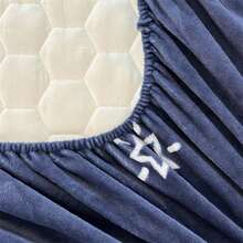 1pc Comfortable And Soft Printed Flannel Fitted Sheet With Elastic Band, Polyester Fiber, Machine Washable Mattress Cover Sheet, Suitable For Bedroom, Guest Room, Spring/ Autumn/ Winter Use - Multicolor - View 9