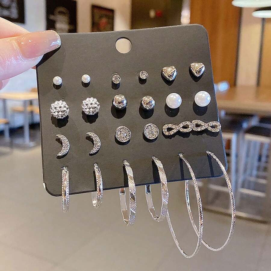 24 件仿珍珠心形耳环女士耳饰套装适合日常使用随机发货黑色或白色情人节卡片