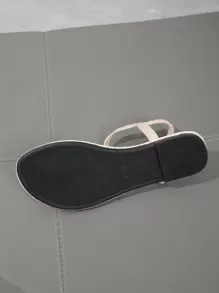 Sandálias femininas romanas de verão, bege, com tira em T e corrente de pérolas, estilo casual minimalista e confortável para praia, estilo moderno e sem cadarço, sandálias com tira elástica (o tamanho dos sapatos é pequeno, sugerimos pedir meio tamanho maior)