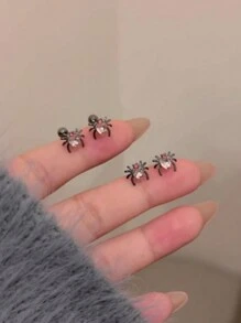 2pcs/Set Sweet & Cool Black Spider Shaped Earrings With Heart Detail Design, Mini & Minimalist Style Women's Stud Earrings - Pink - View 2
