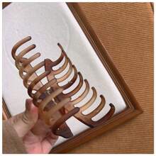 A Lady's Amber Resin Keel Grip Retro - Multicolor - View 2