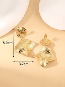 1pair Personalized Exaggerated Grid Design Pendant Earrings - Yellow Gold - View 4