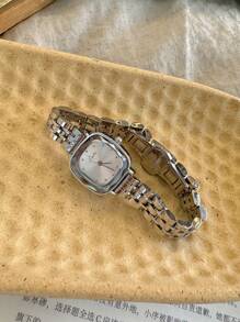 1 件新品實心不銹鋼錶帶,休閒時尚,防水,迷你方形女士石英手錶,銀色方形錶殼,適合日常佩戴和派對