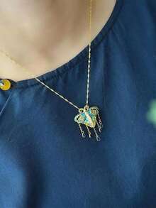 1只手工掛件,傳統和田玉及琺瑯嵌飾,裝飾有蝴蝶流蘇,適合女性日常穿著風格 - 金黃色 - 查看 4