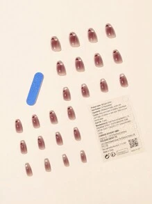 使用24入組超長棺材形赭黃色愛心假指甲，1入組指甲銼和1片貼紙式指甲，讓你的指甲焕然一新，提供美甲所需工具 - 查看 2