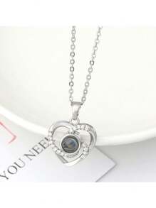 1 件情侶銀色 100 種語言我愛你投影心形吊墜項鍊,百搭風格適合日常佩戴 - 銀色 - 查看 3