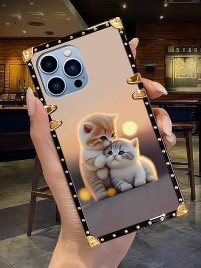 1PC Cat Pattern Rectangle Shockproof Phone Case Compatible With Iphone 7P/8Plus/16/16PLUS/16PRO/16PROMAX/XR/XSMAX/11/11Pro/11ProMax/12/12Pro/12ProMax/13/13Pro/13ProMax/14/14Pro/14Plus/14ProMax/15/15Pro/15Plus/15ProMax, Galaxy Z Flip3/Z Flip4 /S24FE/S23 FE/S20+/S20U/S21U/S22U/S23U/S24 Ultra 5G/Note20 Ultra/Note10+/A04E/A05/A12/A13 4G/A14/A15/A22/A23/A24/A25/A32/A33/A34/A52/A53/A54/A55/A72/A73 5G, OPPO A38/A18/A78 5G/A98/A79 5G, Realme C53/C55, Redmi Note12 Pro+ 5G/Note13 Pro, Vivo Y36 5G. The Phone Case Will Display Different Colors Under Different Lighting, And There Is A Protective Film On The Pattern, Please Remove It Before Use.