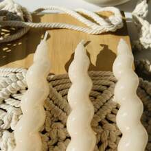 1 Box 3 Stück spiralförmige Kerzentropfen, 7,1 Zoll/18 cm, Bodendurchmesser 2 cm, 6 Stunden Brenndauer, tropffrei, verjüngtes Design, unparfümiert, für Dinnerparty Hochzeitsdekoration Halloween, gruselig, Herbst, Fest, Weihnachten, Winter, Feiertag, Raumdekoration, Geschenke