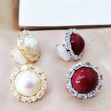 1對個性化圓形豪華紅色鋯石與珍珠裝飾耳夾適合女性日常佩戴,適用於十二生肖出生年份,婚禮或節慶場合 - 圓形個性珍珠紅人魚姬 - 查看 10
