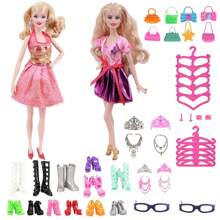 娃娃配件29入套組= 2件衣服+ 10個衣架+ 5雙鞋子+ 2個隨機選擇的錢包 + 2副眼鏡+ 2頂皇冠+ 2條項鍊+ 2個手鐲 + 2雙耳環 {不包括娃娃},假日禮物 - 彩色 - 查看 1