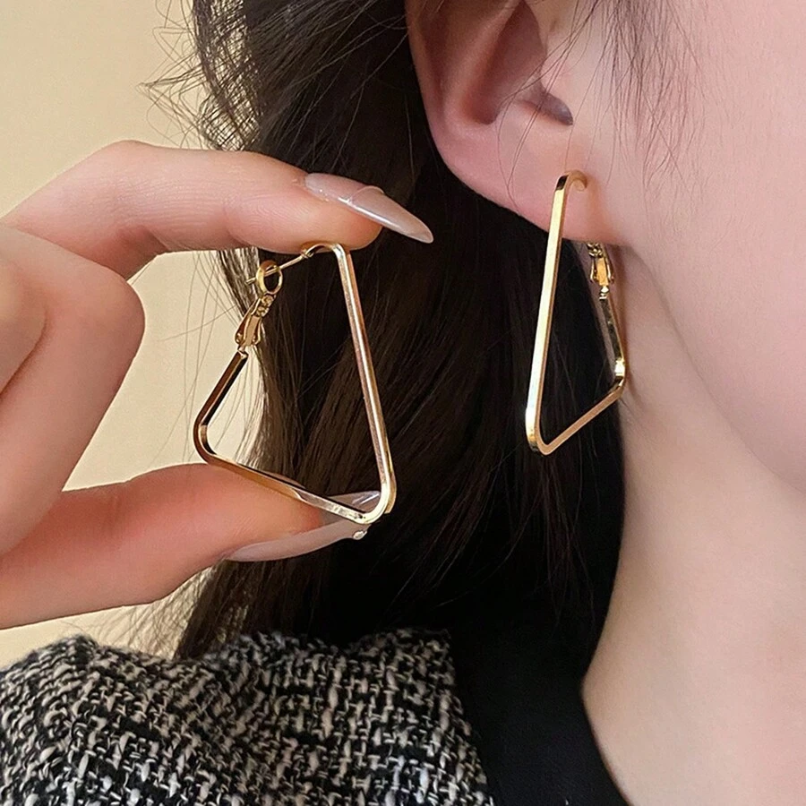 1pair Copper Glossy Triangle Shaped Hoop Earrings Suitable For Women'S Daily Wear - Yellow Gold - View 1