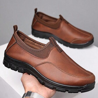 Men's Lightweight Slip-On Mountaineering Shoes, Loafers, Flat Walking Shoes, Driving Shoes, Solid Color, Plus Size