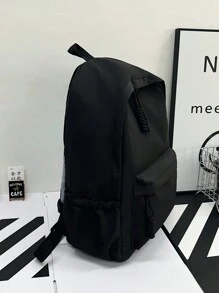 1个尼龙纯色休闲背包，适合学生、上课、旅行和女性使用，可装学习用品，是理想的书包、返校背包之选，容量大，轻便易携，经典休闲风格。适合青少年、女性、大学生、年轻职业人士和上班族，是返校、开学第一天、大学、中学、高中、户外活动、旅行和徒步旅行的完美之选。 - 黑色 - 查看 7