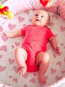 GLLQUEN BABY 婴儿床单 4 件装，透气舒适贴身床垫床单，弹性旅行婴儿床时尚花卉图案，男女宝宝摇篮床单 32 英寸 x 16 英寸（爱心图案），Oeko-Tex 认证 - 愛情 - 查看 7