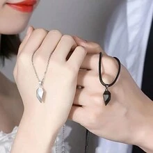 suteyi 兩顆心靈,一顆心臟,情侶吊墜項鍊,藉由磁力的創意祝福石情侶項鍊 - 黑與白 - 查看 4