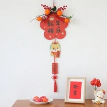 1個掛在牆上的木製「福」字裝飾物,附有人造石榴、柿子、橘子、花朵和假花長壽結吊飾,非常適合家居、新居、客廳、門、新年裝飾