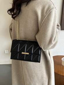 1個女性方形三角格棉被拼接pu翻蓋時尚肩背包,適合秋冬日常使用 - 黑色 - 查看 5