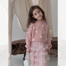 少女可愛時尚的珍珠細節編織寬松毛衣,帶有花朵圖案,適用於秋冬季節 - 粉色 - 查看 2