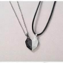 suteyi 兩顆心靈,一顆心臟,情侶吊墜項鍊,藉由磁力的創意祝福石情侶項鍊 - 黑與白 - 查看 3