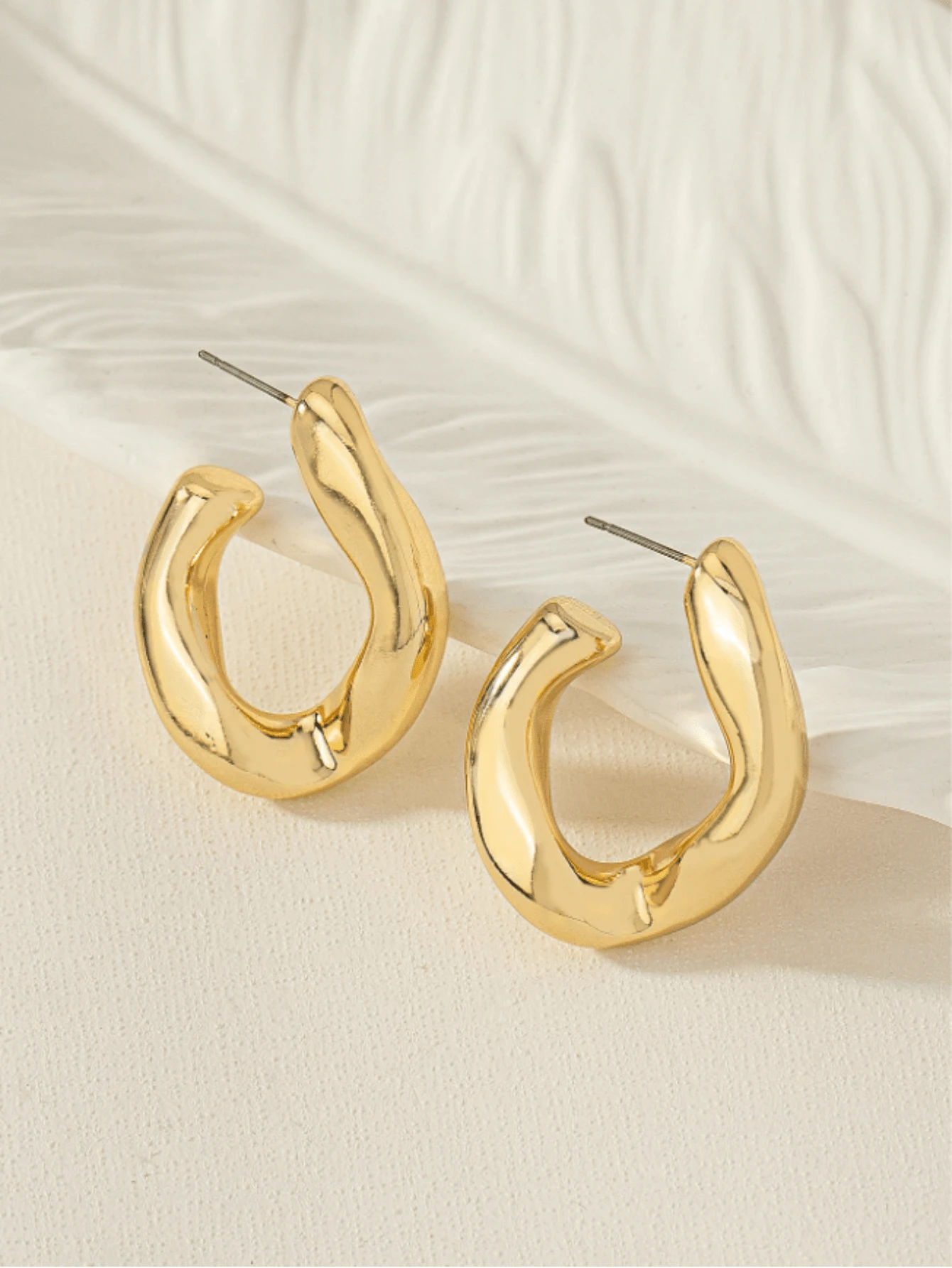 1pair Fashionable Geometrical Design Chain Closure Earrings - Yellow Gold - View 1