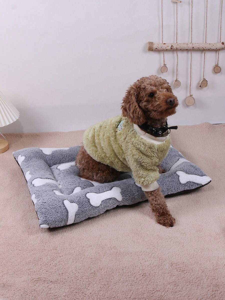 1pc Thicken Fleece Pet Mat With Printed Pattern And Black Non-Woven Fabric Bottom, Suitable For Small And Medium Cats And Dogs Bed - Multicolor - View 1