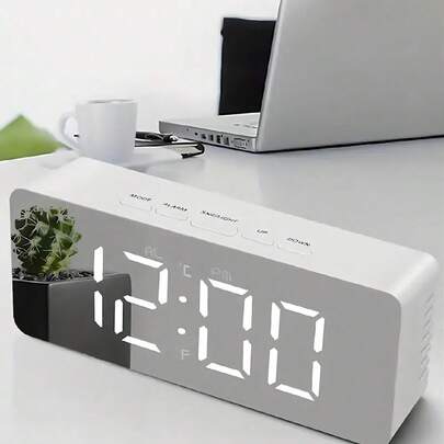 1 pieza Reloj despertador LED digital en blanco y negro que brilla en la oscuridad, reloj despertador LED digital USB, muestra temperatura, fecha, modo 12/24H, decoración del hogar, decoración del dormitorio, regulador de brillo (sin incluir batería), decoración del hogar, regalos de decoración de la habitación, reloj digital para cumpleaños, graduación, dormitorio, de vuelta a la escuela, decoración escolar, sorpresa escolar, útiles escolares