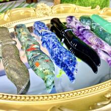 1 件隨機多材質彎刀匕首天然水晶雕刻、寶石首飾、閃光、治療水晶、生日禮物、女性禮物、萬聖節禮物、聖誕禮物、家居裝飾、派對裝飾。 - 彩色 - 查看 10