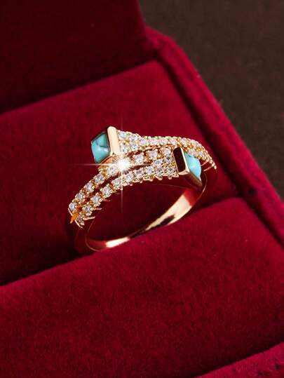 1枚銅製女士戒指,擁有華麗的全鑲鑽設計