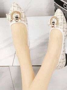 New Arrival Fall Pointed Toe Women's Flat Shoes With Gentle Bee Pattern - White - View 2