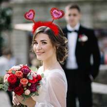 4 Stücke rote Herz-Haarband mit Pailletten für Valentinstag Party Dekoration und Abschlussball