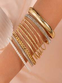 9入組手串配有珍珠、水晶和鑽石裝飾,11入組女士時尚手鍊四款式選擇,是朋友和姐妹的理想禮物 - 三排珍珠手鐲9件套裝 - 查看 5