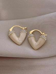 1對豪華獨特的心形微嵌鑲鑽耳環,適用於女性日常通勤形象 - 白色 - 查看 4