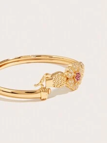 歐美風簡潔、甜美、誇張的手鍊珠寶,採用金色銅材質,時尚高端復古風格。適合襯托女生休閒體面,泡灣、出遊、聚會、日常約會、聖誕等場合,也是送女友、父母等人的完美禮物。 - 金色 - 查看 4