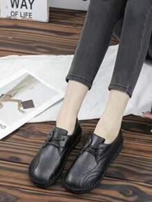 春秋新款女士平底鞋纯色低帮系带休闲时尚单鞋女大码圆头舒适轻便女士平底鞋 - 黑色 - 查看 5