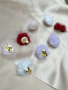 A Pair Of Fresh And Sweet Mink Fur Ball Female Ear Clip Earrings - Stud Earrings - View 7