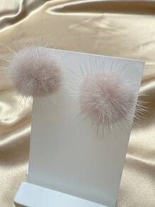 A Pair Of Fresh And Sweet Mink Fur Ball Female Ear Clip Earrings - Stud Earrings - View 5