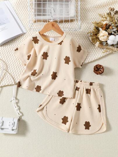 Young Girl Bear Printed Short Sleeve Top & Curved Hem Shorts Set