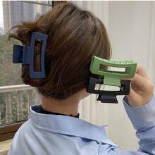 Random Color Casual Jaw Clip Hair Claw With Shark & Square Design, Elegant Hair Accessories For Parties - Multicolor - View 3