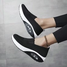 New Fashionable Casual Square Dancing Shoes, Soft And Comfortable Slip-On, Breathable Mesh Fabric, Thick Anti-Skid Sole With Shock Absorption And Height-Increase Features, Suitable For Large Feet Women - Black and White - View 5
