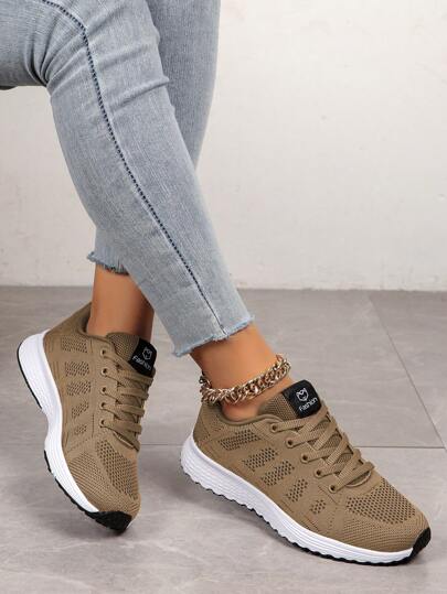 女性戶外跑鞋,透氣面料,輕盈,網布裝飾,前扣綁帶,適用於路跑