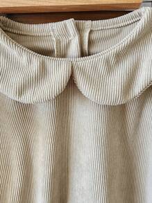 Conjunto de ropa de primavera para bebé niña con blusa de pana y pantalones cortos tipo cubre pañal con volantes encantadores y ropa de cubierta en color beige - Albaricoque - Ver 4