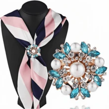 1pc Fashionable Butterfly Shaped Rhinestone & Pearl Decor Brooch, With Multi-Functional Scarf Buckle Design & Anti-Slip Clip, Suitable For Daily & Festival Wear - Multicolor - View 2