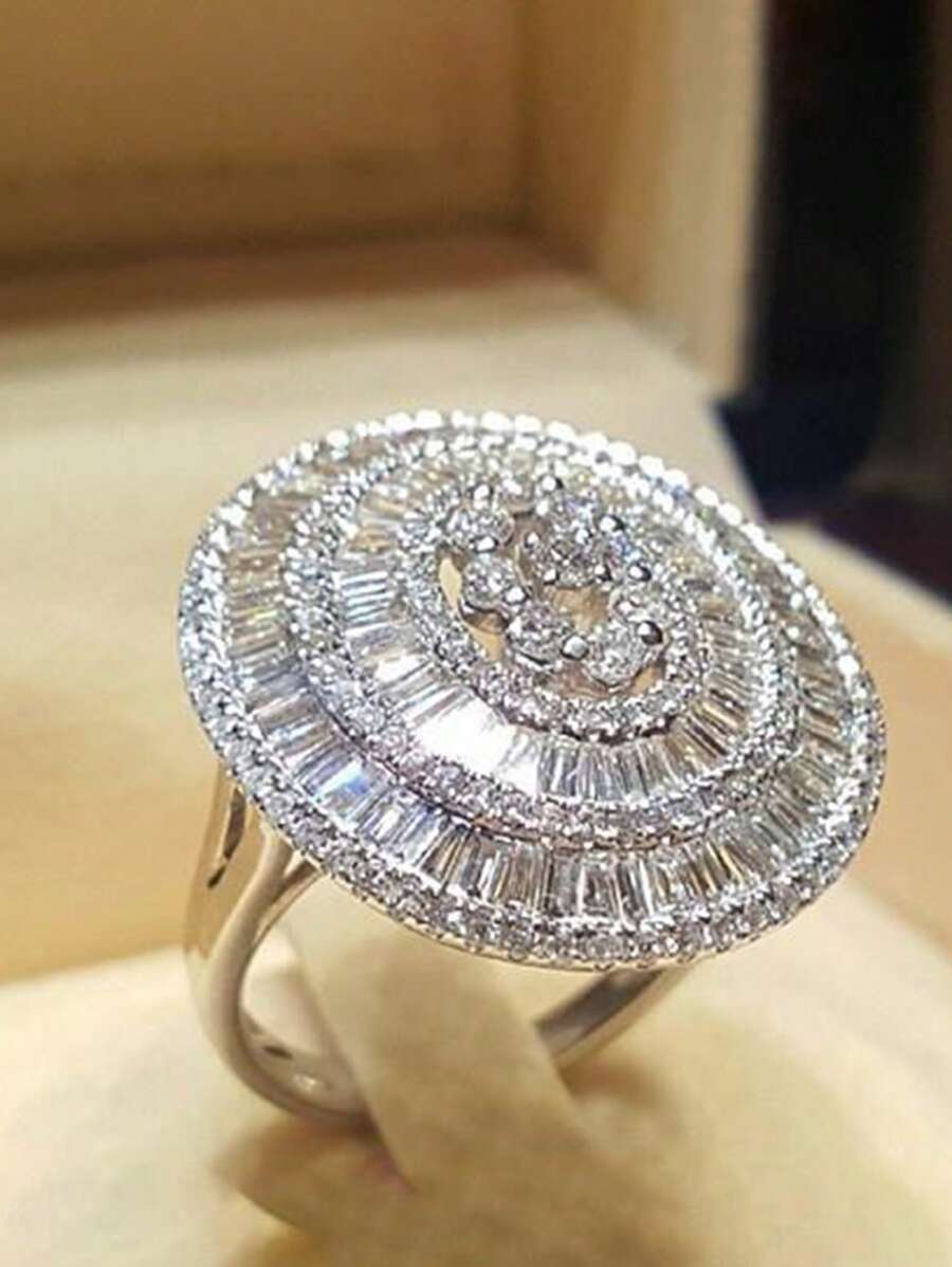 1pc Simple & Stylish Round Disc Full Rhinestone Decor Ring For Women's Party, Wedding, And Bride-To-Be - Silver - View 1