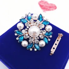 1pc Fashionable Butterfly Shaped Rhinestone & Pearl Decor Brooch, With Multi-Functional Scarf Buckle Design & Anti-Slip Clip, Suitable For Daily & Festival Wear - Multicolor - View 3