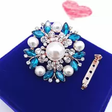 1pc Fashionable Butterfly Shaped Rhinestone & Pearl Decor Brooch, With Multi-Functional Scarf Buckle Design & Anti-Slip Clip, Suitable For Daily & Festival Wear - Multicolor - View 9